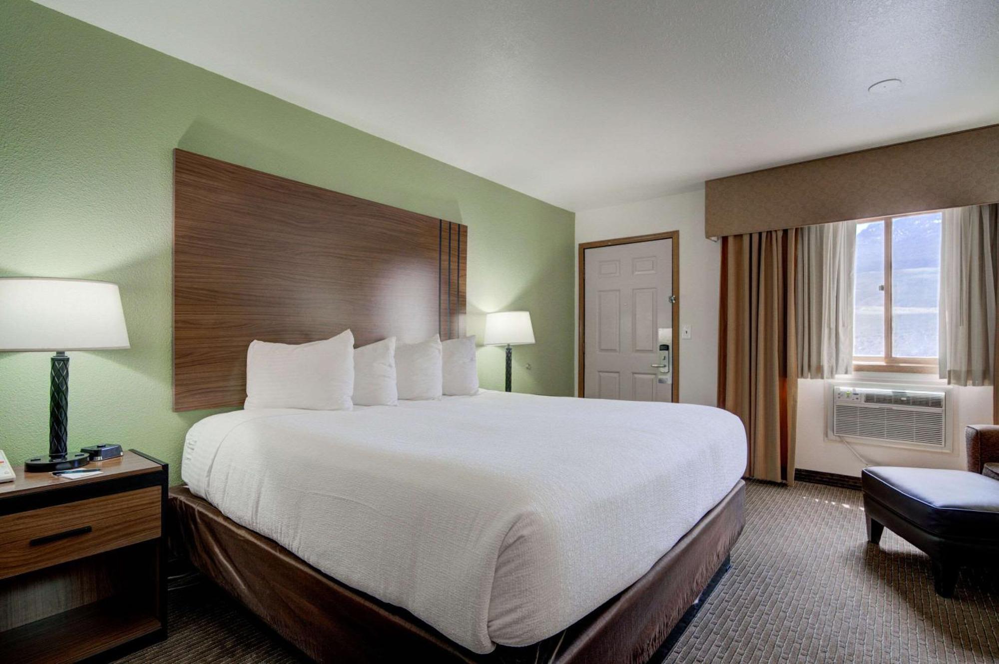 The Ridgeline Hotel At Yellowstone, Ascend Hotel Collection Gardiner Exterior photo